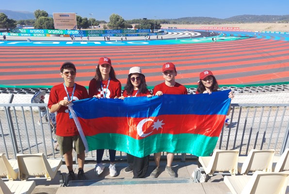 baki-seher-halqasinin-konulluleri-formula-1-fransa-qran-prisini-canli-izledi